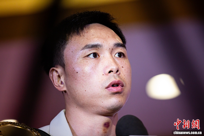 徐灿迎战法国悍将冲击超羽量级金腰带