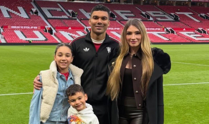 卡塞米罗离队引发球迷深情挽留 妻子现场落泪