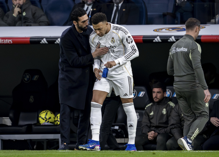 皇马队医误诊引信任危机 球员私下咨询湖人队医