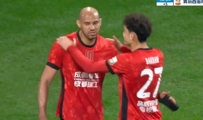 费利佩生日戴帽创中超纪录 成首位生日进球球员