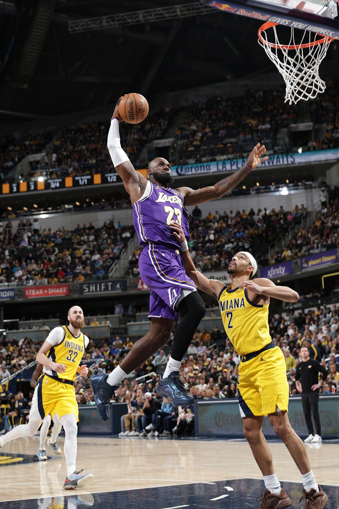 湖人双核伤退季后赛前景黯淡