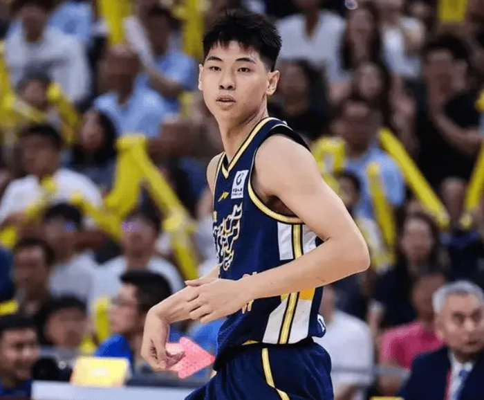 广东男篮半场领先终遭逆转 福建队三分雨终结常